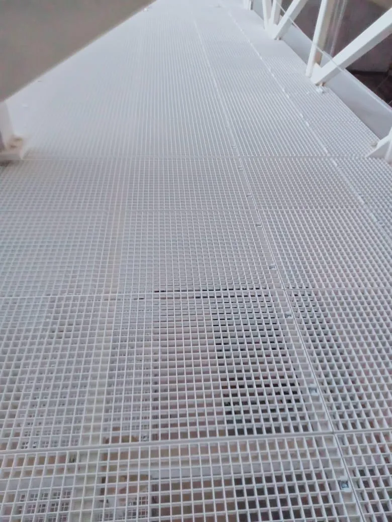 Walkway gratings